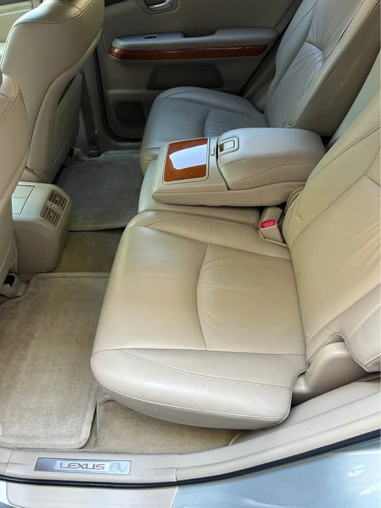 2005 Lexus RX 2nd Gen - Image 11 of 18
