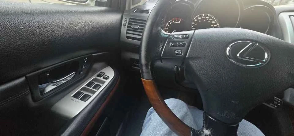 2005 Lexus RX 2nd Gen - Image 16 of 16