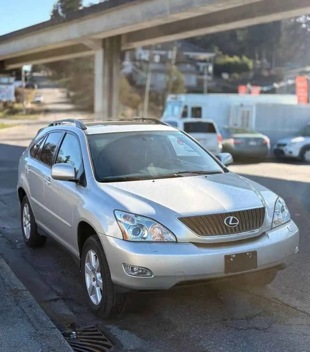 2005 Lexus RX 2nd Gen - Image 2 of 16