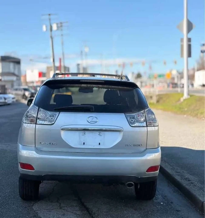 2005 Lexus RX 2nd Gen - Image 3 of 16