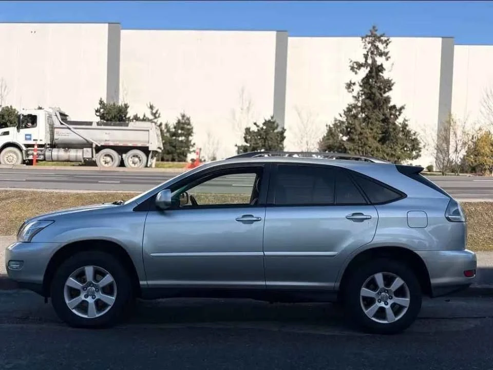 2005 Lexus RX 2nd Gen - Image 5 of 16