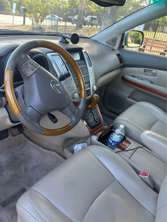 2005 Lexus RX 2nd Gen - Image 12 of 18
