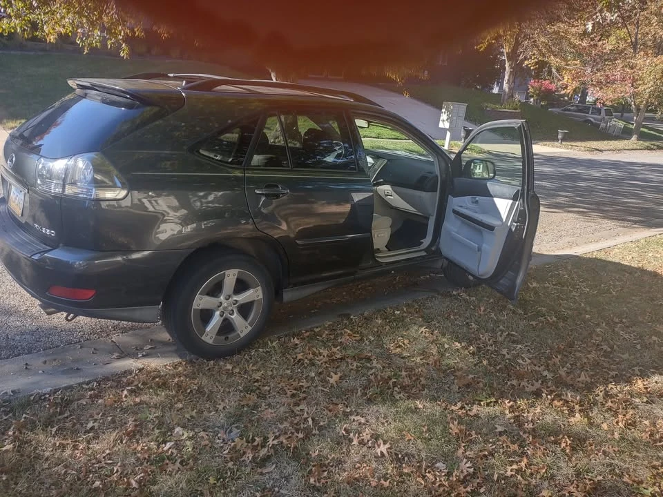 2005 Lexus RX 2nd Gen - Image 4 of 6