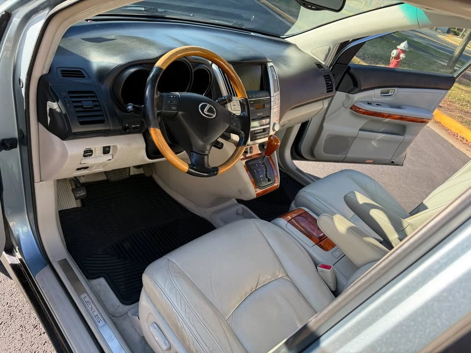 2005 Lexus RX 2nd Gen - Image 7 of 11