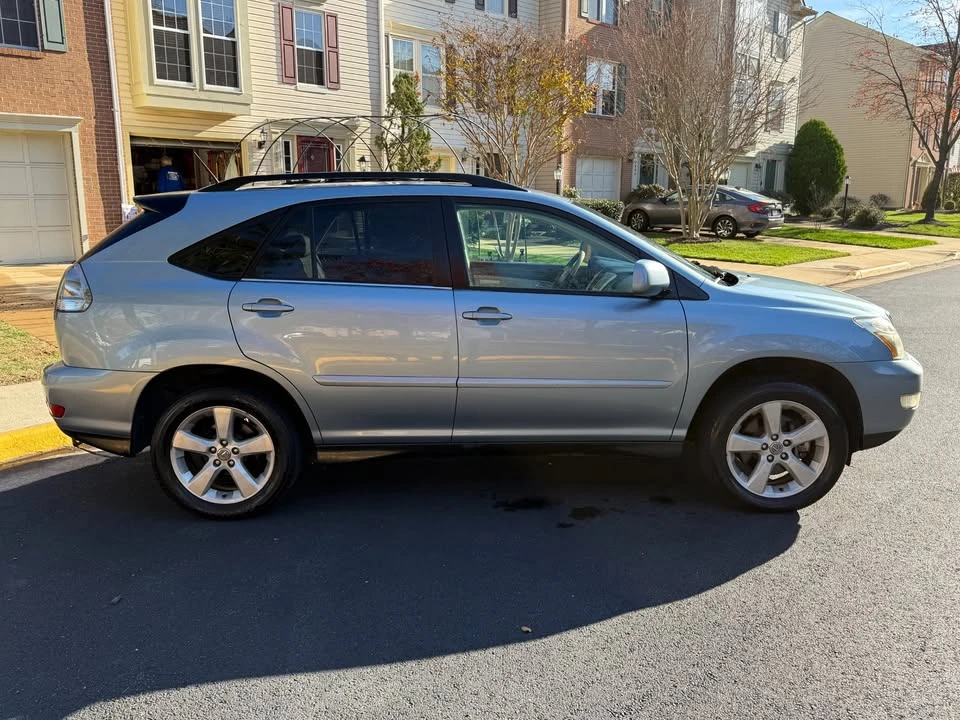 2005 Lexus RX 2nd Gen - Image 3 of 11