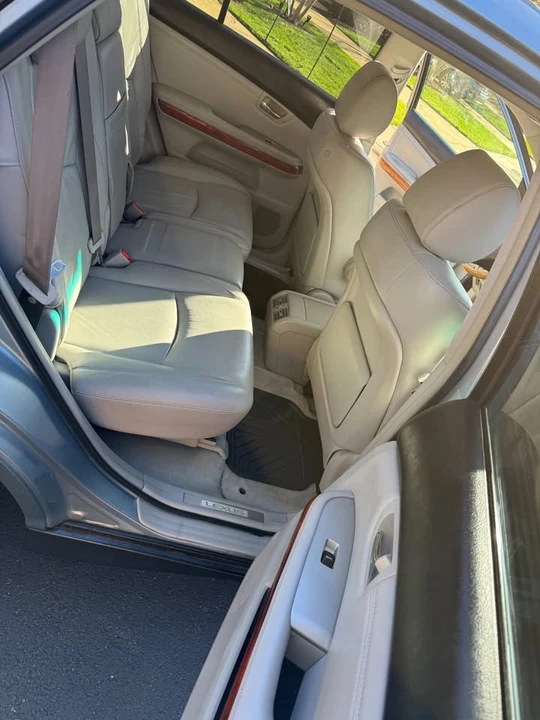 2005 Lexus RX 2nd Gen - Image 5 of 11
