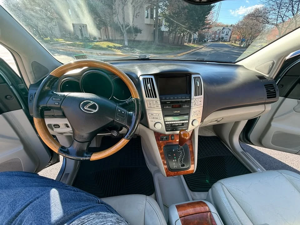 2005 Lexus RX 2nd Gen - Image 9 of 11
