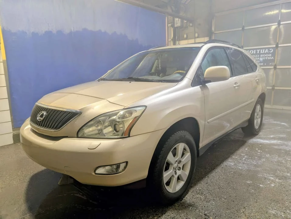 2005 Lexus RX 2nd Gen - Image 2 of 17