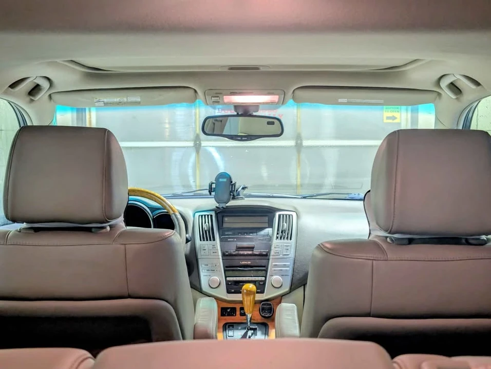 2005 Lexus RX 2nd Gen - Image 7 of 17