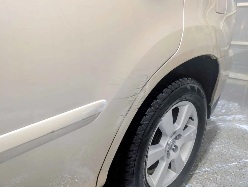2005 Lexus RX 2nd Gen - Image 16 of 17