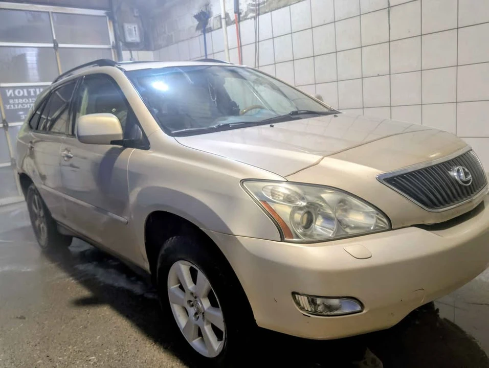 2005 Lexus RX 2nd Gen - Image 6 of 17