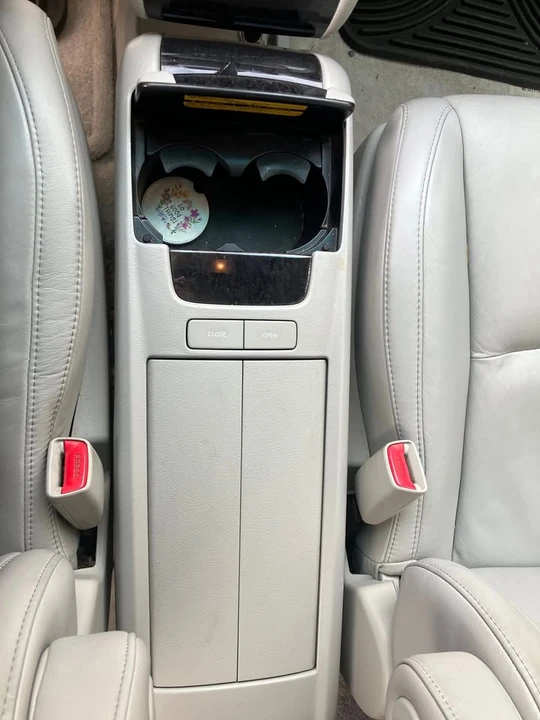 2005 Lexus RX 2nd Gen - Image 10 of 19