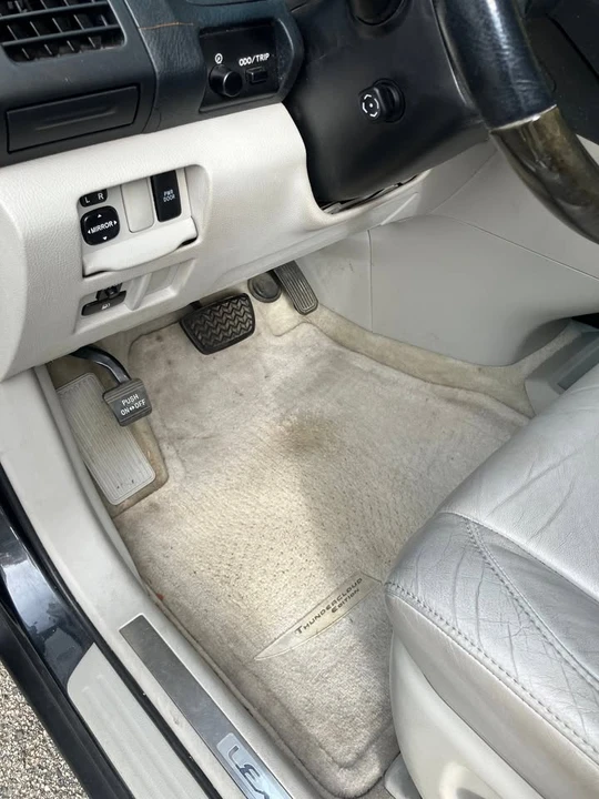 2005 Lexus RX 2nd Gen - Image 17 of 19