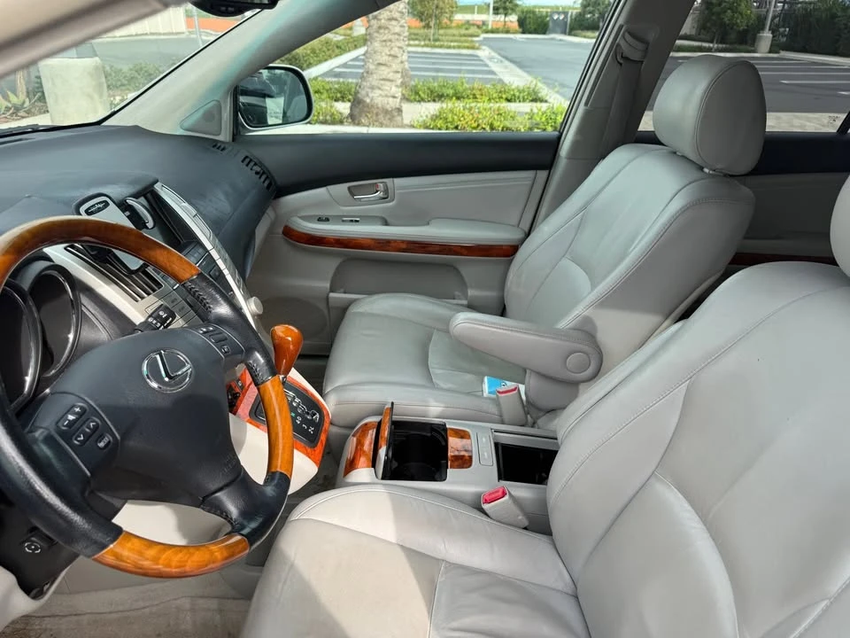 2005 Lexus RX 2nd Gen - Image 4 of 8