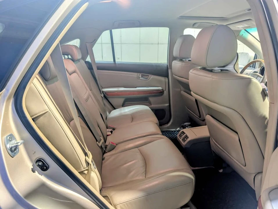 2005 Lexus RX 2nd Gen - Image 14 of 17