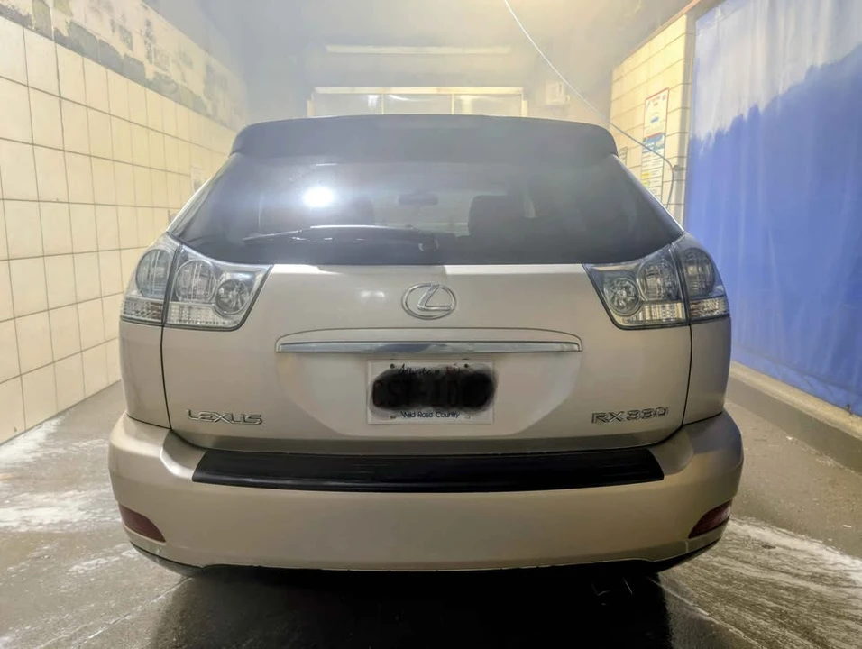 2005 Lexus RX 2nd Gen - Image 4 of 17