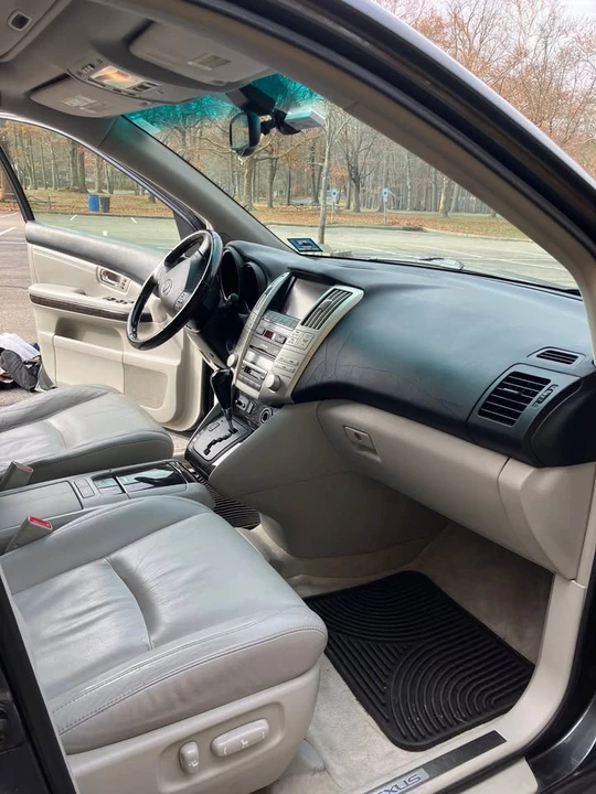 2005 Lexus RX 2nd Gen - Image 15 of 19