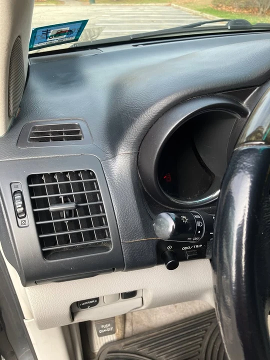 2005 Lexus RX 2nd Gen - Image 11 of 19