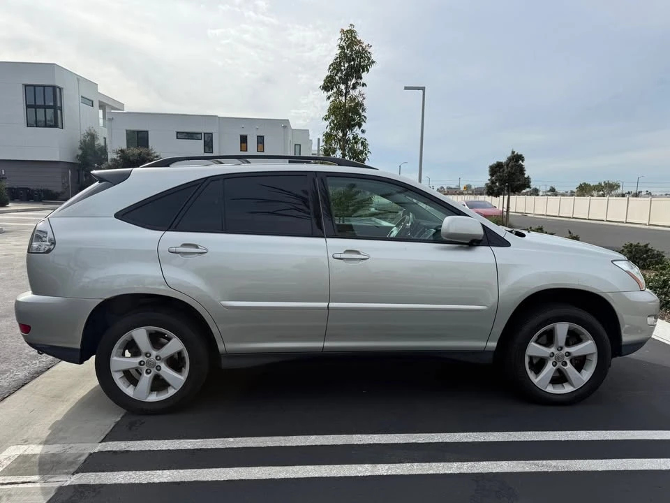 2005 Lexus RX 2nd Gen - Image 6 of 8