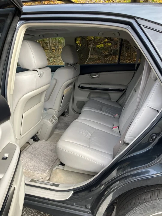 2005 Lexus RX 2nd Gen - Image 8 of 19