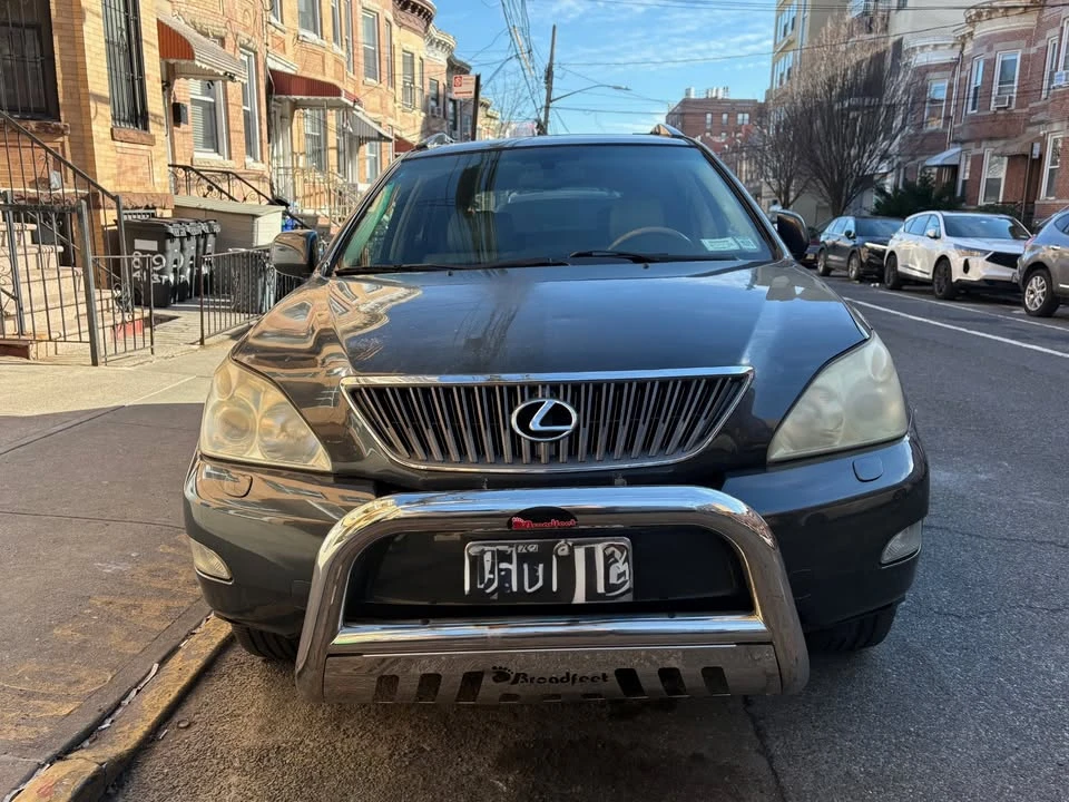 2005 Lexus RX 2nd Gen - Image 5 of 10