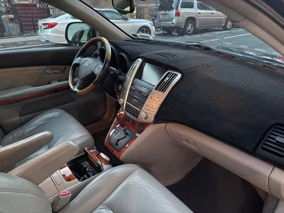 2005 Lexus RX 2nd Gen - Image 7 of 10