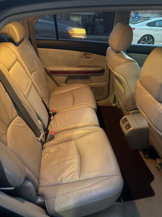 2005 Lexus RX 2nd Gen - Image 9 of 10