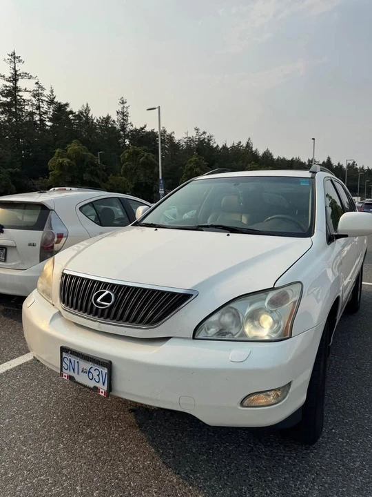 2005 Lexus RX 2nd Gen - Image 2 of 5
