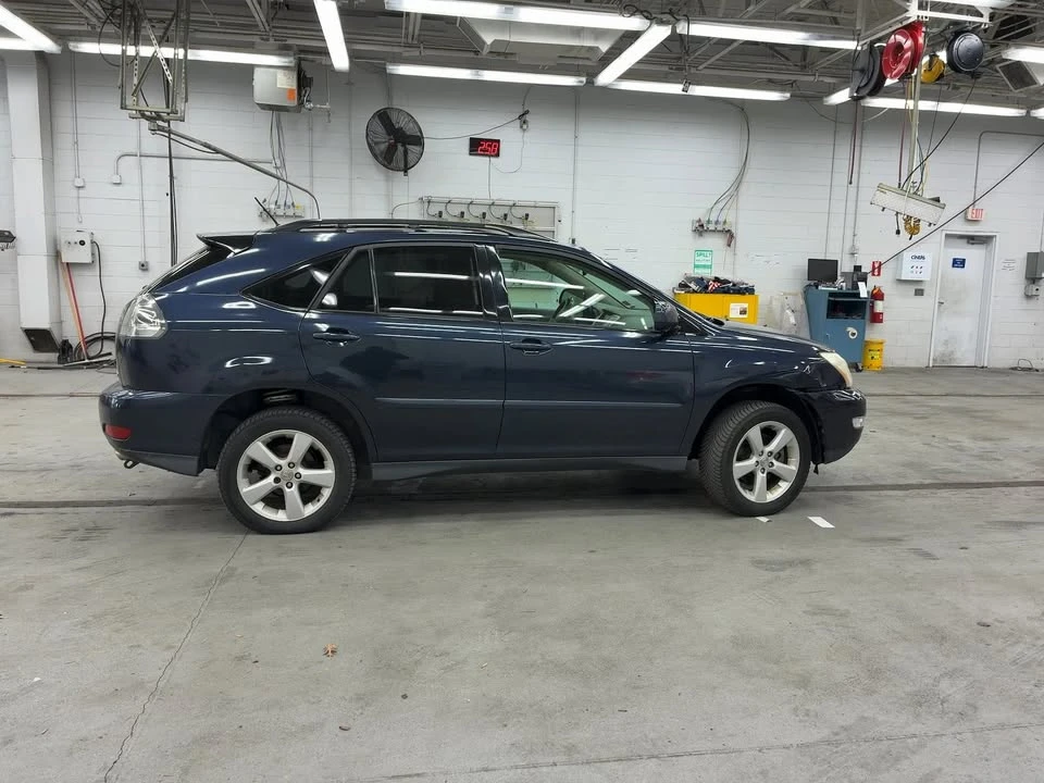 2005 Lexus RX 2nd Gen - Image 8 of 12