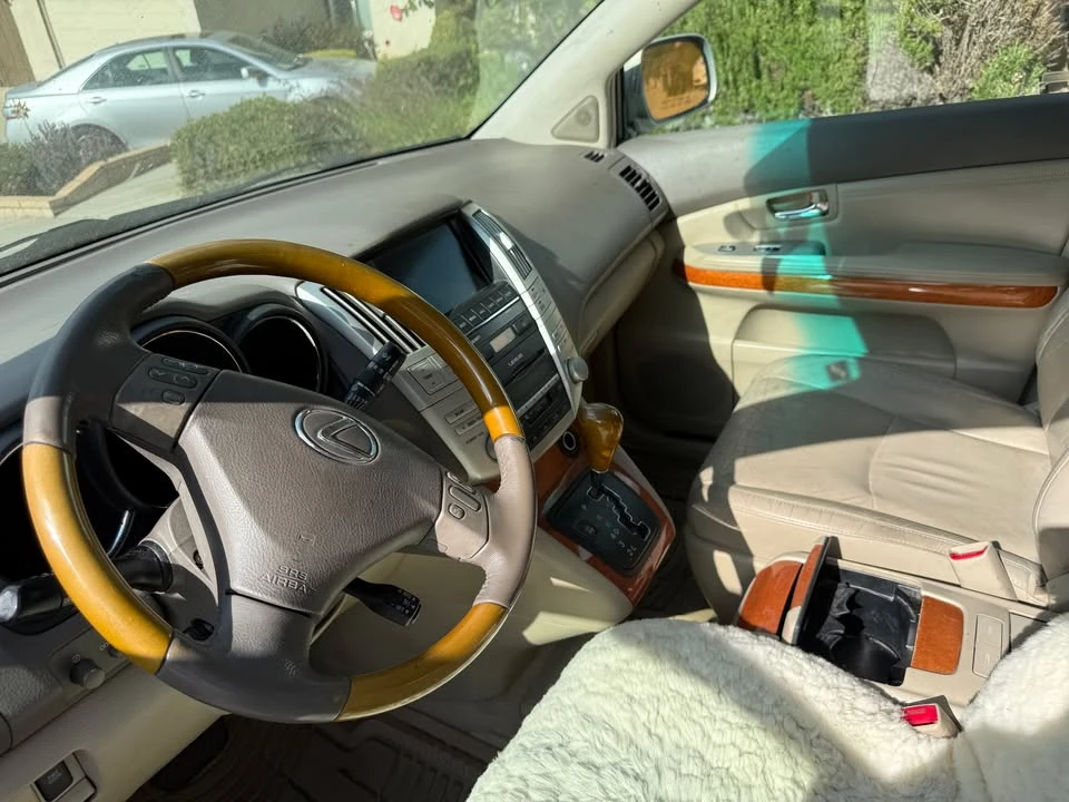 2005 Lexus RX 2nd Gen - Image 9 of 10