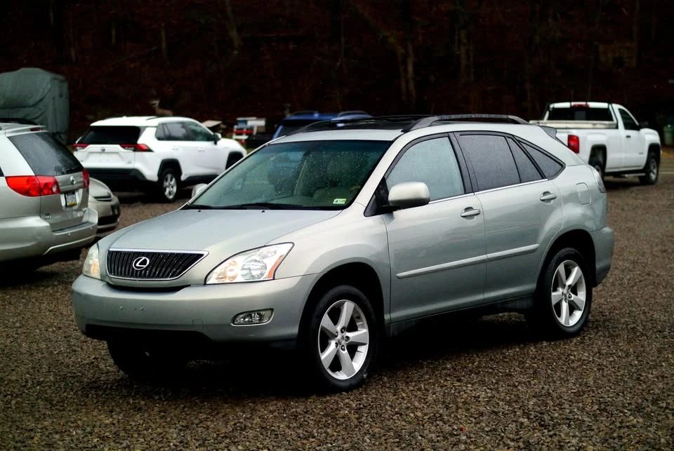 2005 Lexus RX 2nd Gen - Image 2 of 10
