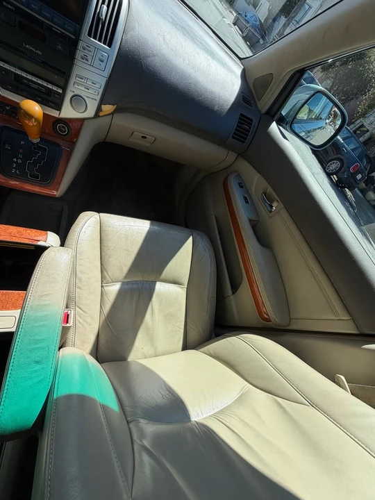 2005 Lexus RX 2nd Gen - Image 12 of 19