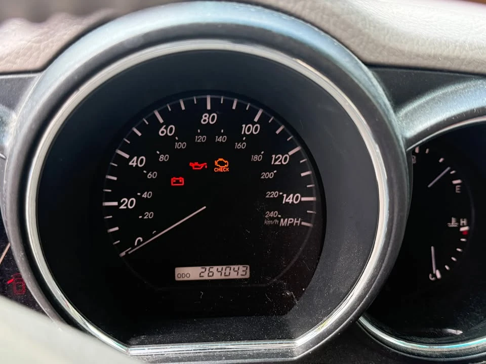 2005 Lexus RX 2nd Gen - Image 6 of 10