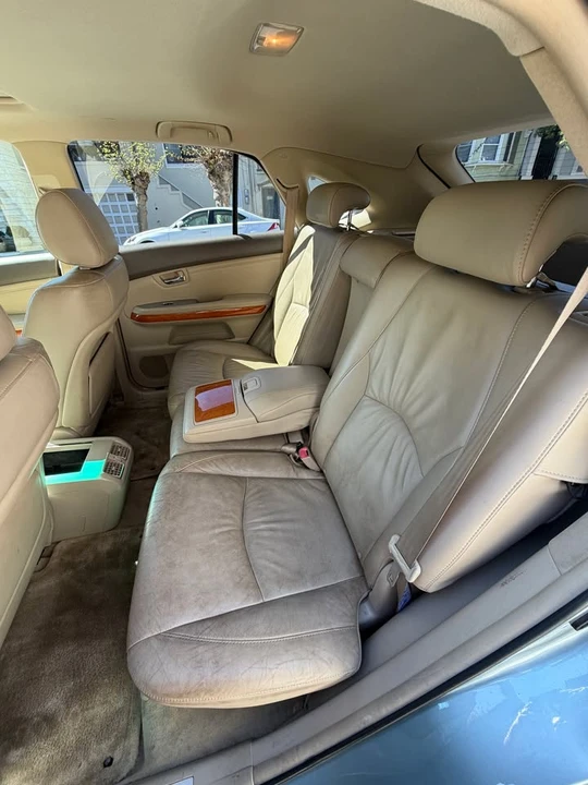 2005 Lexus RX 2nd Gen - Image 10 of 19