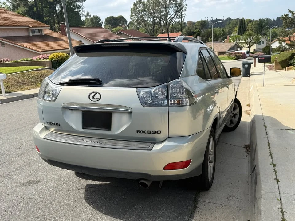 2005 Lexus RX 2nd Gen - Image 3 of 10