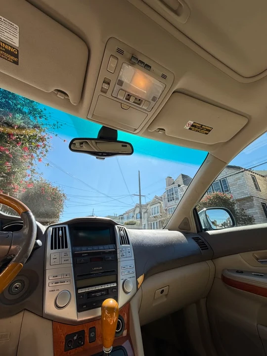2005 Lexus RX 2nd Gen - Image 15 of 19