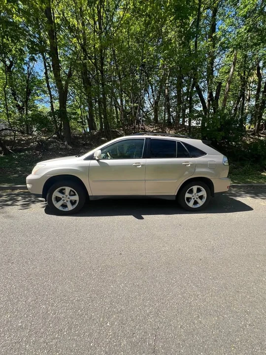 2005 Lexus RX 2nd Gen - Image 8 of 10
