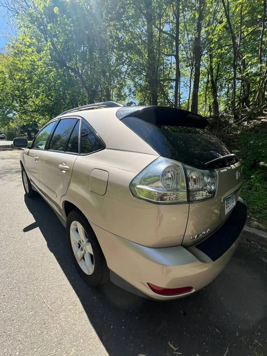 2005 Lexus RX 2nd Gen - Image 7 of 10