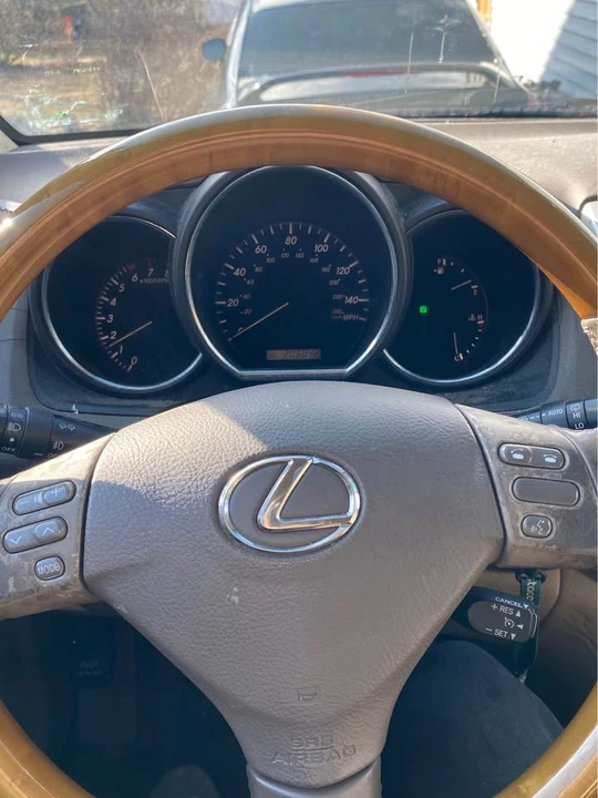 2005 Lexus RX 2nd Gen - Image 2 of 5