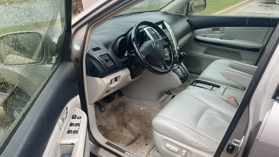 2005 Lexus RX 2nd Gen - Image 10 of 14