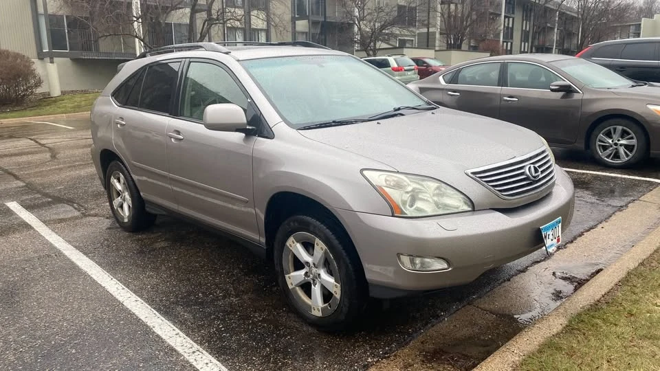 2005 Lexus RX 2nd Gen - Image 5 of 14