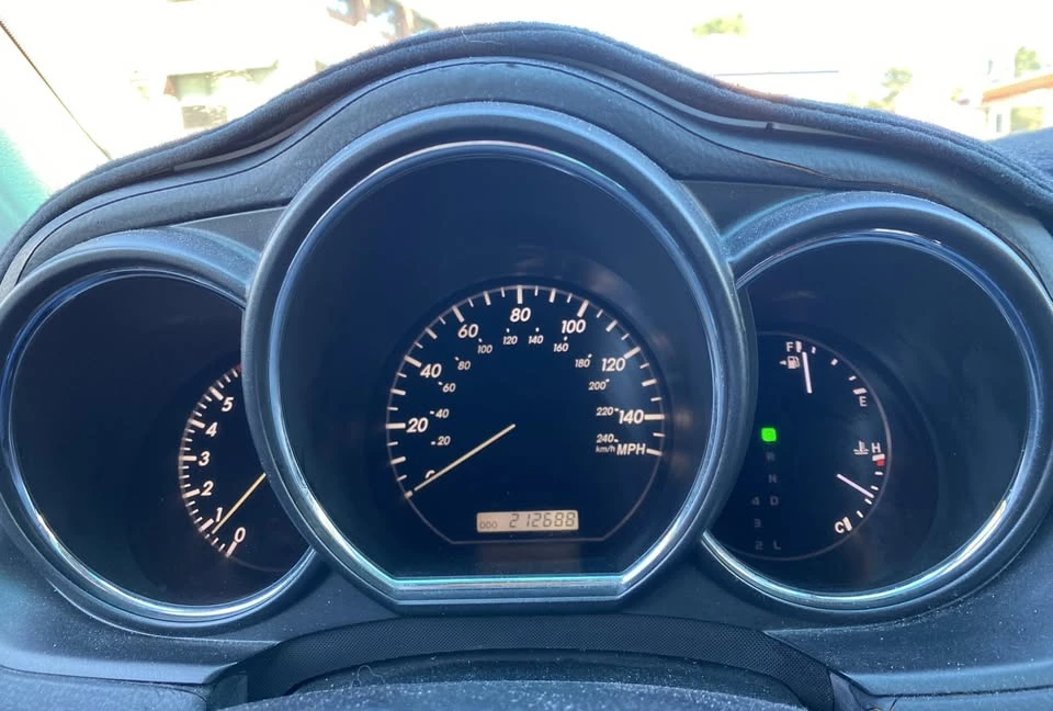 2005 Lexus RX 2nd Gen - Image 2 of 18