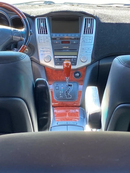 2005 Lexus RX 2nd Gen - Image 14 of 18