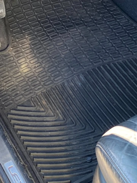 2005 Lexus RX 2nd Gen - Image 16 of 18