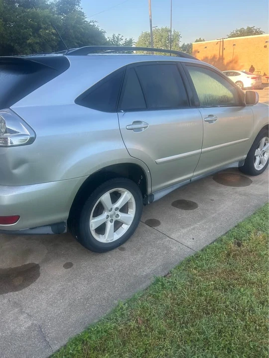 2005 Lexus RX 2nd Gen - Image 5 of 6