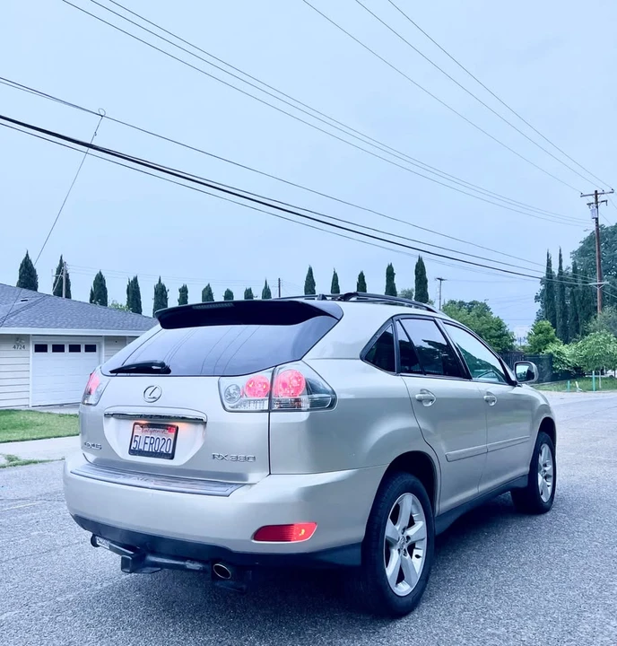 2005 Lexus RX 2nd Gen - Image 11 of 13