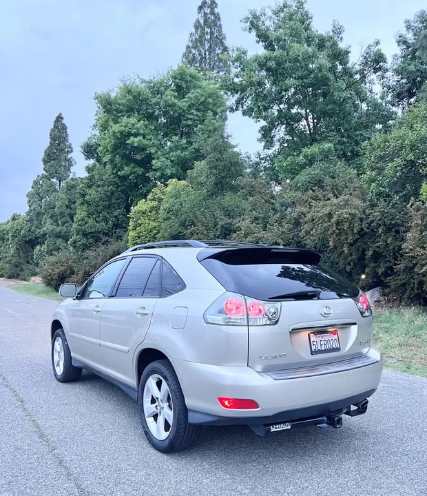 2005 Lexus RX 2nd Gen - Image 3 of 13