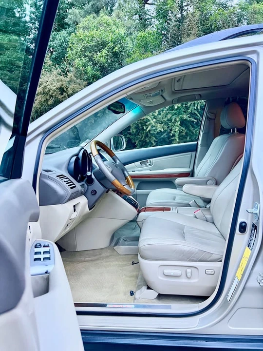 2005 Lexus RX 2nd Gen - Image 12 of 13