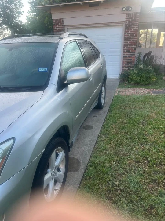 2005 Lexus RX 2nd Gen - Image 3 of 6