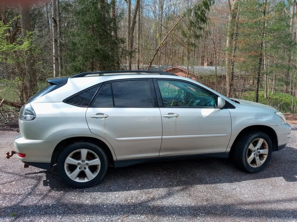 2005 Lexus RX 2nd Gen - Image 2 of 5